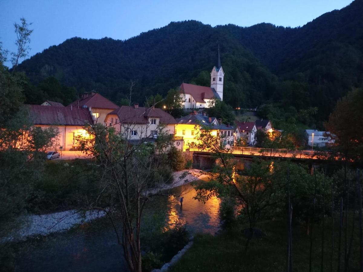 Riverside Villa Avo - Apartment Martin Spodnja Idrija Kültér fotó